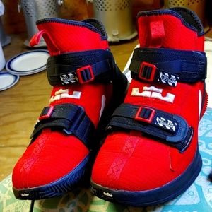 Nike LeBron Soilder 13s